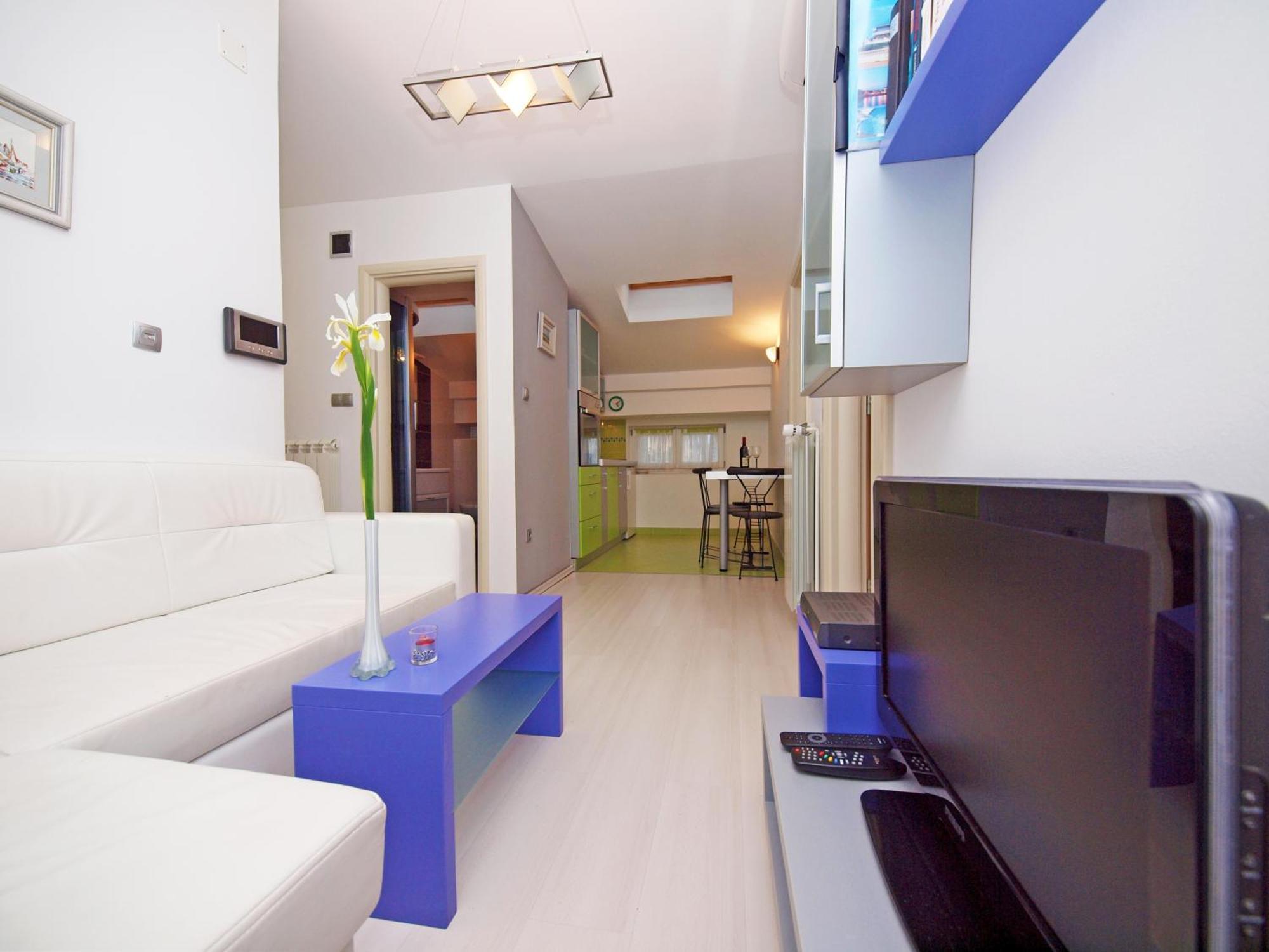 Keran - By Living Apartment